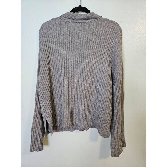 Sincerely Jules gray ribbed button front collared cardigan sweater.  Size L. - Picture 2 of 5